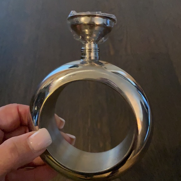 Silver wine bangle - Picture 2 of 2